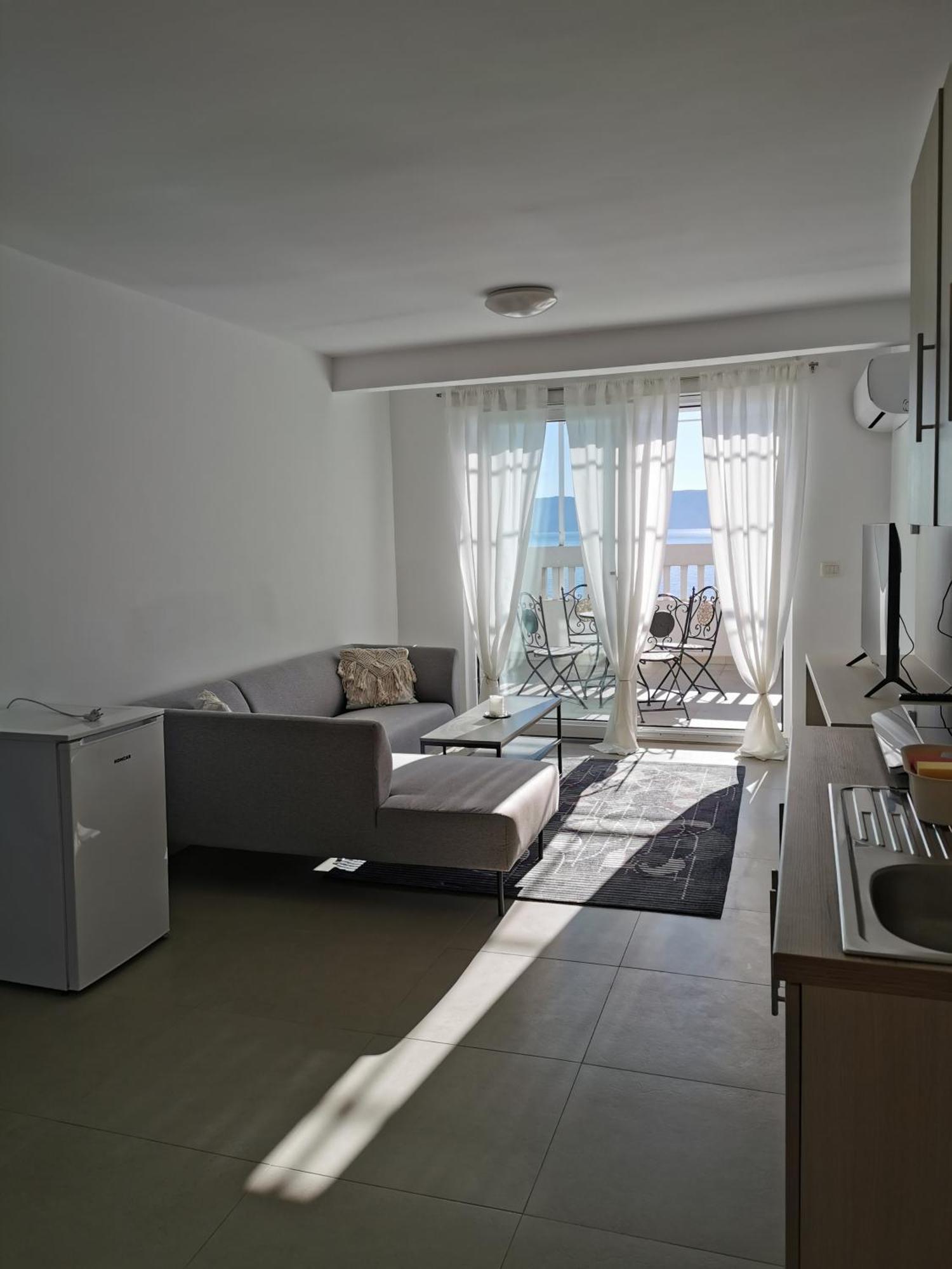 Villa Bellevue โนวีวีโนดอลสกี ภายนอก รูปภาพ