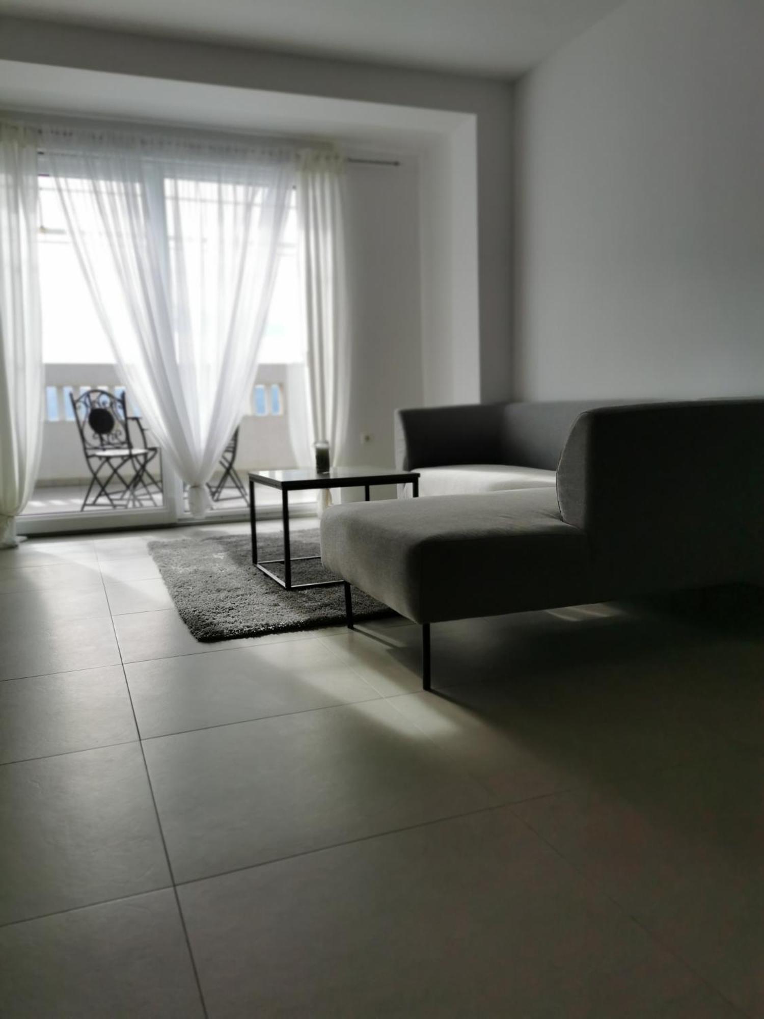Villa Bellevue โนวีวีโนดอลสกี ภายนอก รูปภาพ